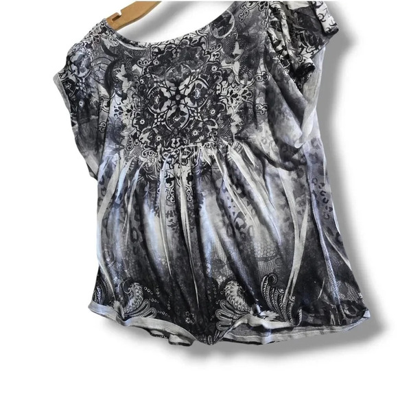 One World live and let live women's short sleeves VNeck boho shirt - small - Picture 4 of 9